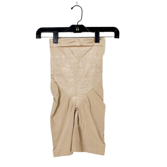 Maidenform Sweet Nothings Girdle Shaper Shorts
Size S - Picture 2 of 5